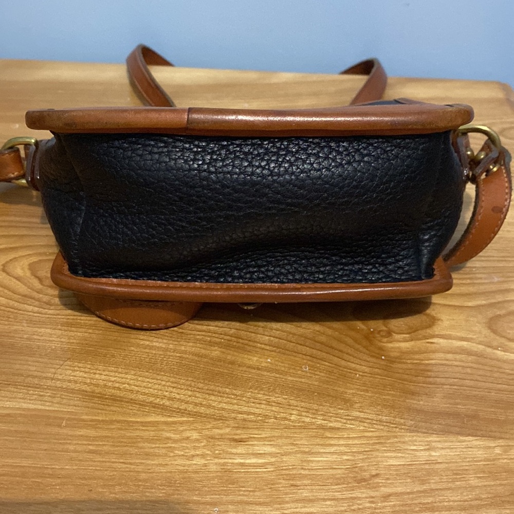 Dooney & Bourke black leather crossbody bag - Picture 6 of 12